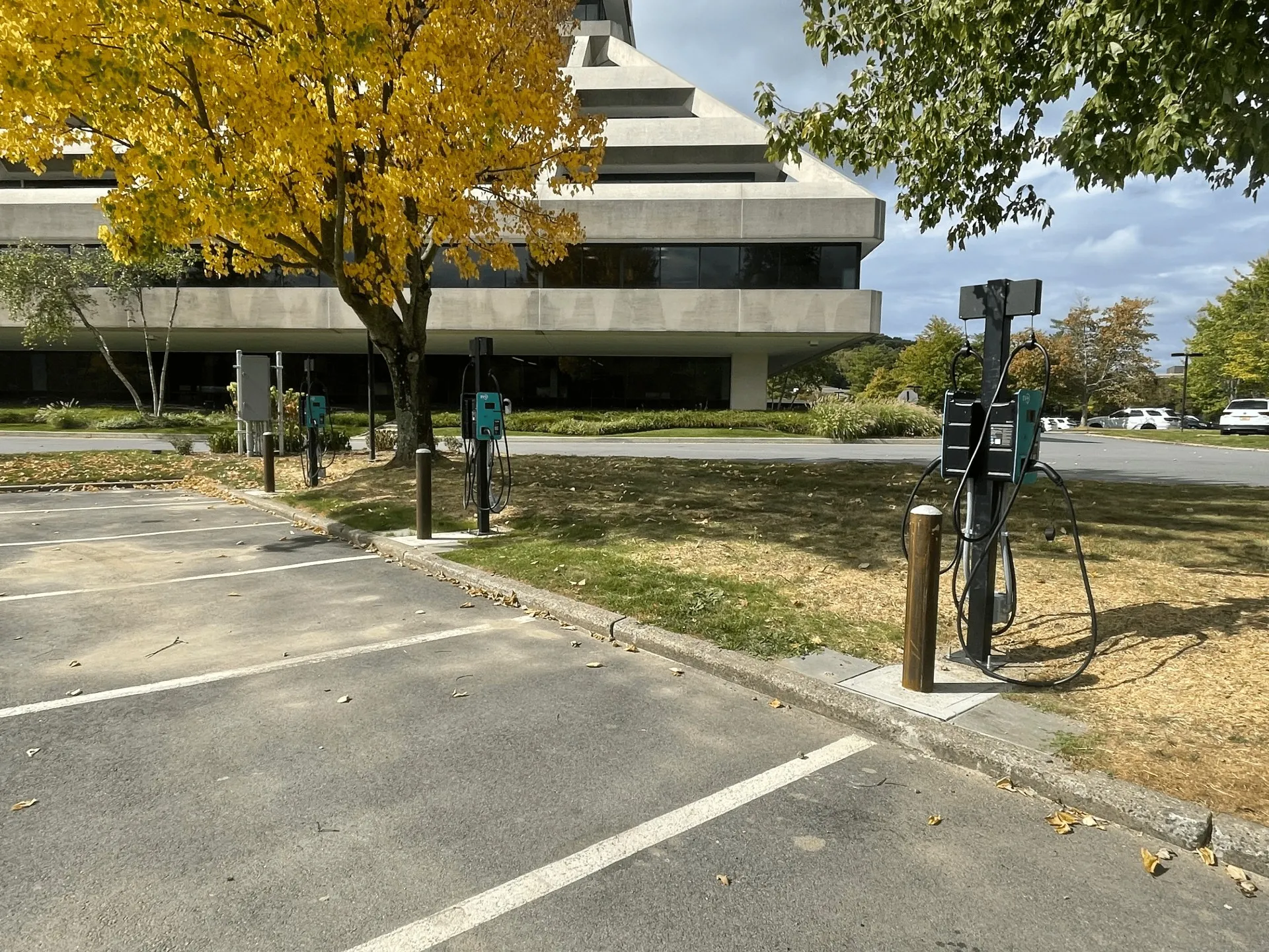 EV Charging Solutions for Universities: A Zero CapEx Approach to Campus Infrastructure